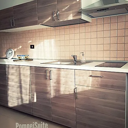 Pompei Suite Bed & Breakfast 4*