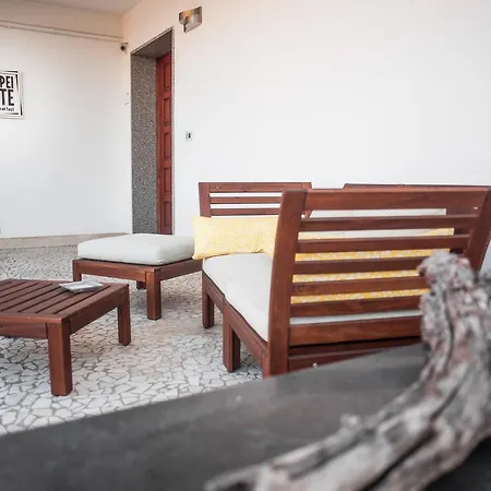 Pompei Suite Oda ve Kahvaltı 2*